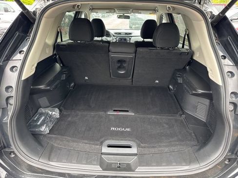 Used 2018 Nissan Rogue SV AWD/4WD image 19