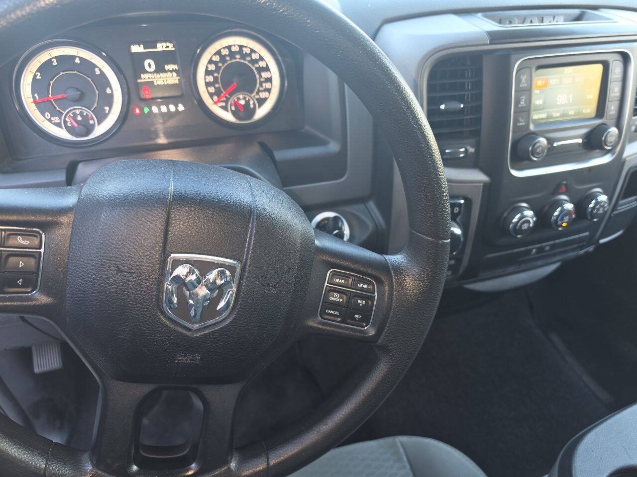 Used 2018 RAM 1500 ST AWD/4WD image 7