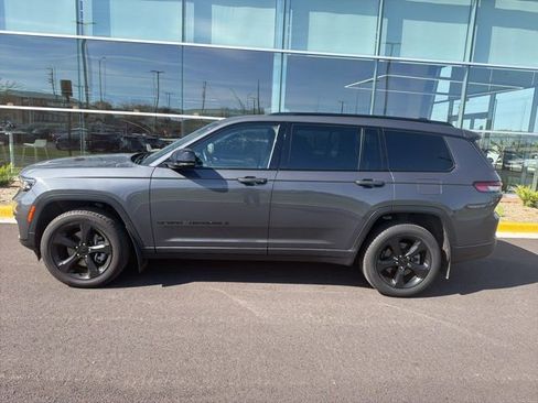 Used 2022 Jeep Grand Cherokee L Laredo image 22