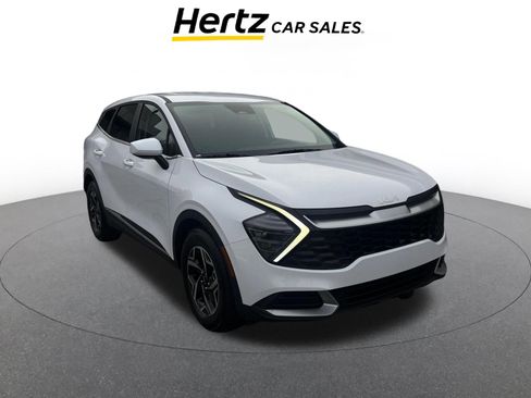 Used 2025 Kia Sportage LX image 1