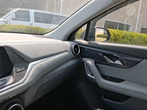 Used 2020 Chevrolet Blazer LT FWD image 9