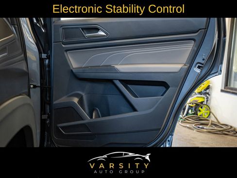 Used 2022 Volkswagen Atlas Cross Sport SEL image 37