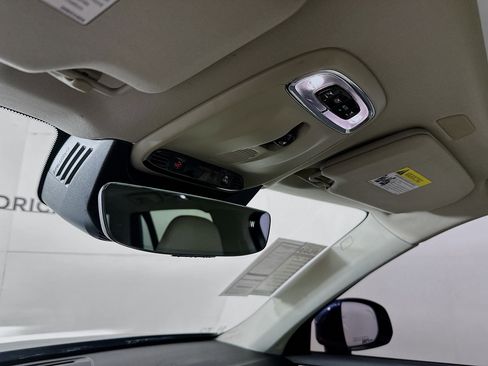 Used 2020 Volvo XC90 T5 Momentum w/ Protection Package Premier image 18