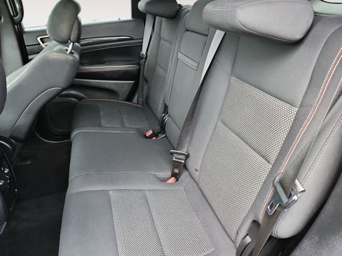 Used 2016 Jeep Grand Cherokee Laredo 75th Anniversary AWD/4WD image 12