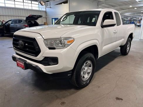 Used 2020 Toyota Tacoma SR w/ SR Convenience Package RWD image 7