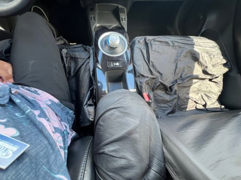 Used 2013 Nissan Leaf SL w/ Premium Pkg image 17