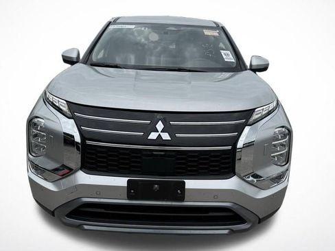 Used 2025 Mitsubishi Outlander SE AWD/4WD image 2