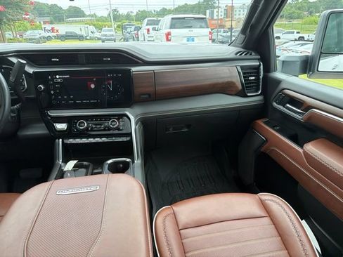 Used 2025 GMC Sierra 2500 Denali Ultimate AWD/4WD image 14