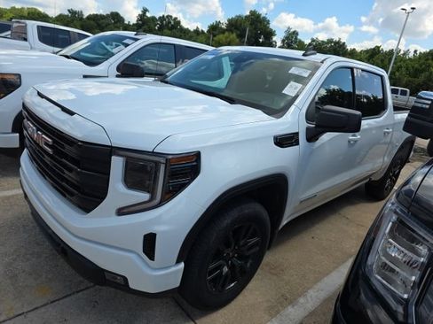 Used 2024 GMC Sierra 1500 Elevation AWD/4WD image 2