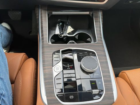 Used 2024 BMW X7 xDrive40i AWD/4WD image 21