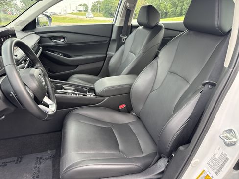 Used 2024 Honda Accord Touring image 4