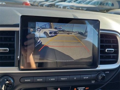 New 2026 Hyundai Venue SE image 9