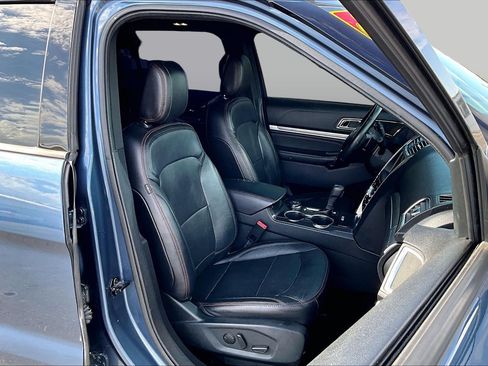 Used 2019 Ford Explorer Sport w/ Equipment Group 401A AWD/4WD image 7