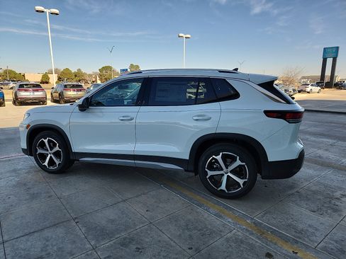 New 2026 Volkswagen Tiguan SE image 4