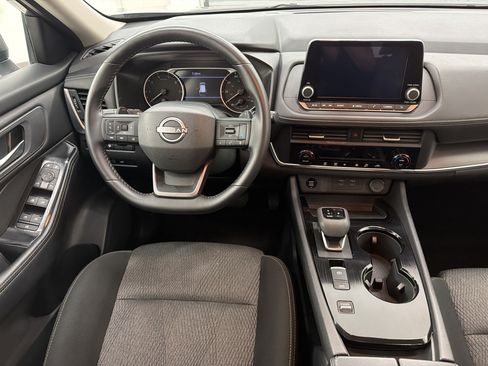 Used 2025 Nissan Rogue SV FWD image 26