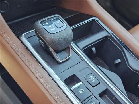 Used 2023 Nissan Pathfinder Platinum image 13