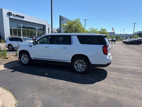 Used 2024 GMC Yukon XL SLT w/ SLT Luxury Package AWD/4WD image 6