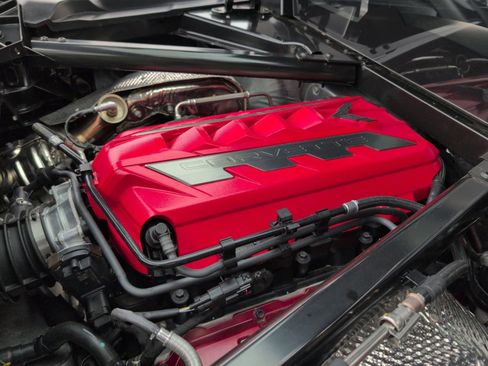 Used 2021 Chevrolet Corvette Stingray Coupe w/ Z51 Performance Package image 28