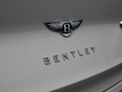 Certified 2024 Bentley Bentayga Plug-In Hybrid image 14