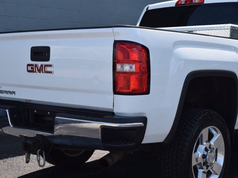 Used 2017 GMC Sierra 2500 4x4 Crew Cab image 18