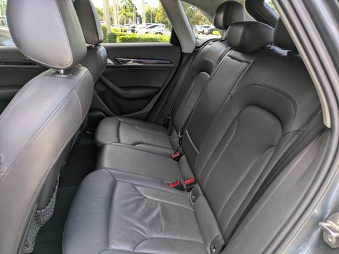 Used 2015 Audi Q3 2.0T Prestige w/ Prestige Package image 16