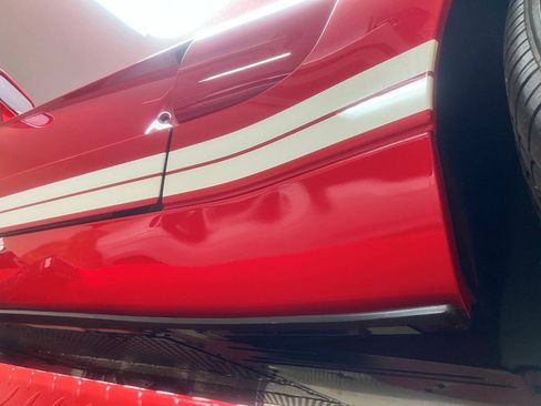 Used 2005 Ford GT RWD image 32
