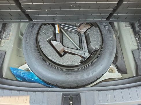 Used 2020 Toyota RAV4 XLE FWD image 50