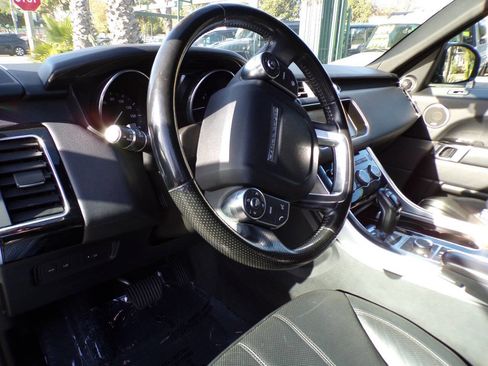 Used 2017 Land Rover Range Rover Sport HSE image 24