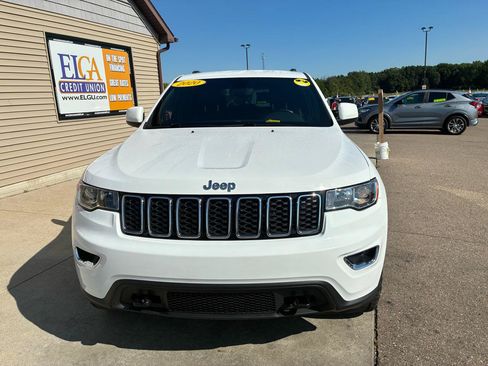 Used 2020 Jeep Grand Cherokee Laredo w/ Quick Order Package 2BN North AWD/4WD image 2