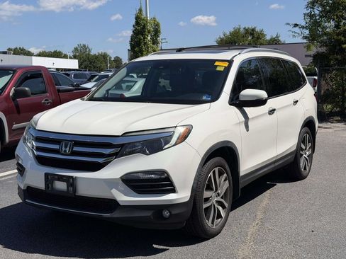 Used 2018 Honda Pilot Touring image 4