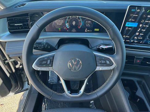 New 2026 Volkswagen Tiguan SE AWD/4WD image 18