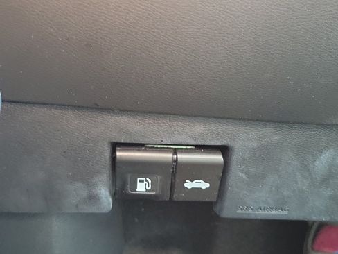 Used 2024 Nissan Versa SV w/ Trunk Package FWD image 24