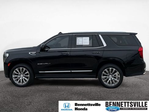 Used 2021 GMC Yukon Denali w/ Denali Premium Package image 2