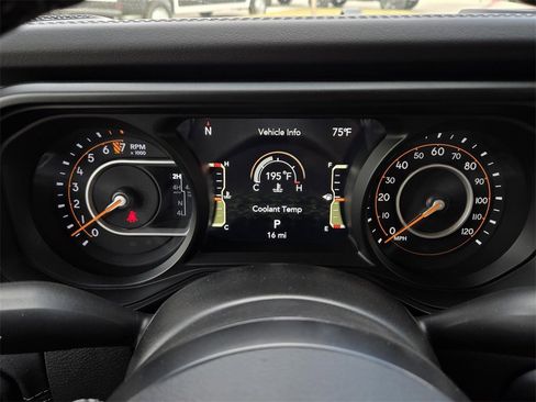 New 2025 Jeep Gladiator Mojave image 22