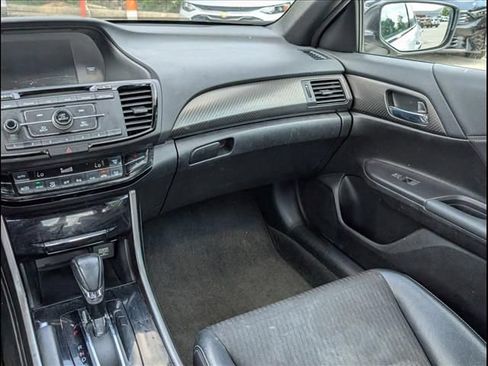 Used 2016 Honda Accord Sport image 9