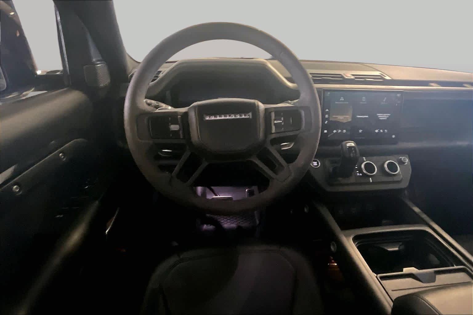 Used 2023 Land Rover Defender 110 V8 AWD/4WD image 5