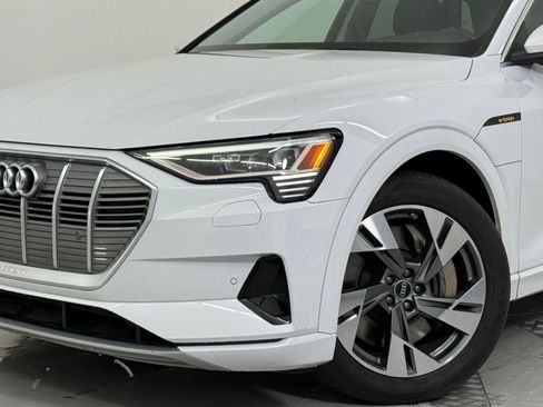 Used 2022 Audi e-tron Premium image 11