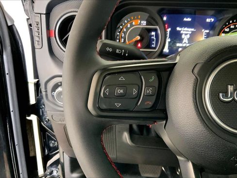Used 2024 Jeep Wrangler Unlimited Rubicon w/ Convenience Group AWD/4WD image 21