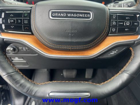 Used 2024 Jeep Grand Wagoneer L Series III AWD/4WD image 12
