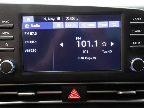 Used 2025 Hyundai Elantra SE FWD image 17