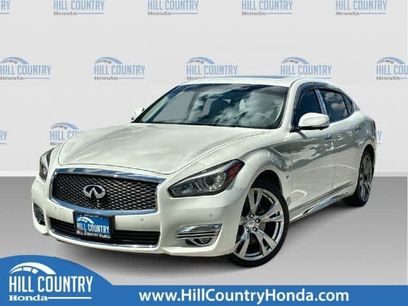 Used 2016 INFINITI Q70 L 3.7 w/ Deluxe Touring Package