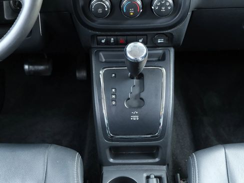 Used 2016 Jeep Patriot High Altitude image 27