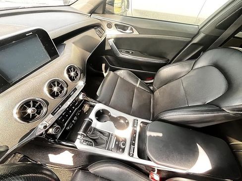 Used 2018 Kia Stinger GT image 9