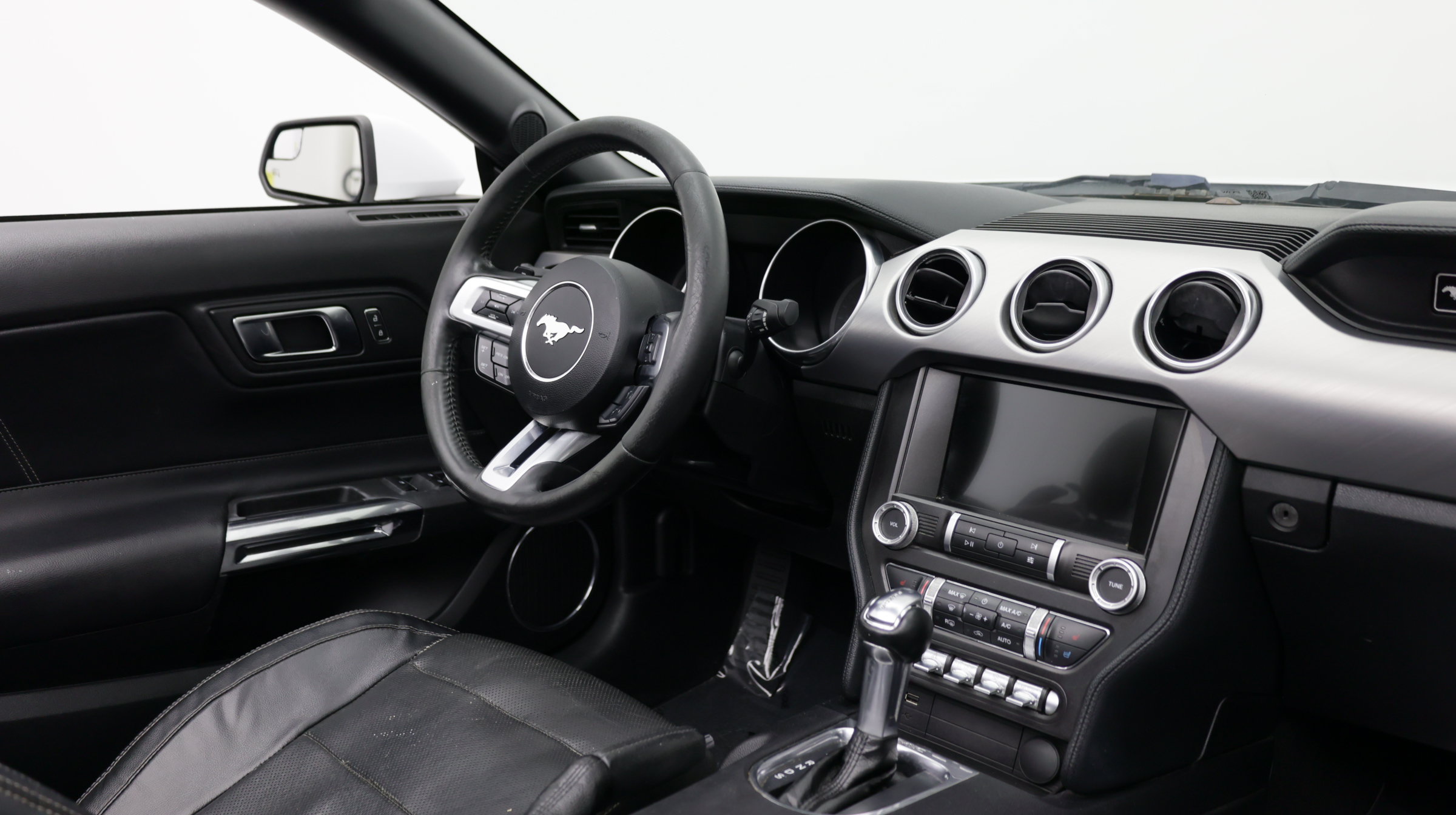 Used 2020 Ford Mustang Premium RWD image 23