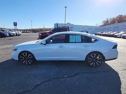 Used 2025 Honda Accord Touring image 5