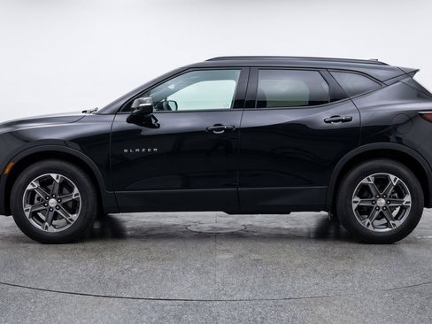 Used 2025 Chevrolet Blazer LT FWD image 5