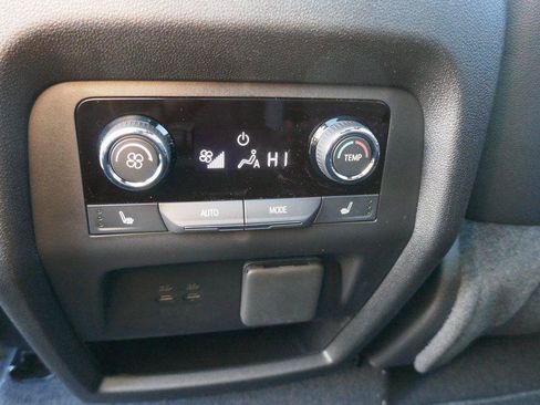 New 2026 Chevrolet Traverse RS image 19