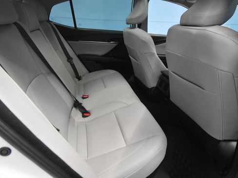 Used 2025 Toyota Camry XLE AWD/4WD image 26