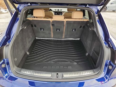 Used 2023 Porsche Macan image 27