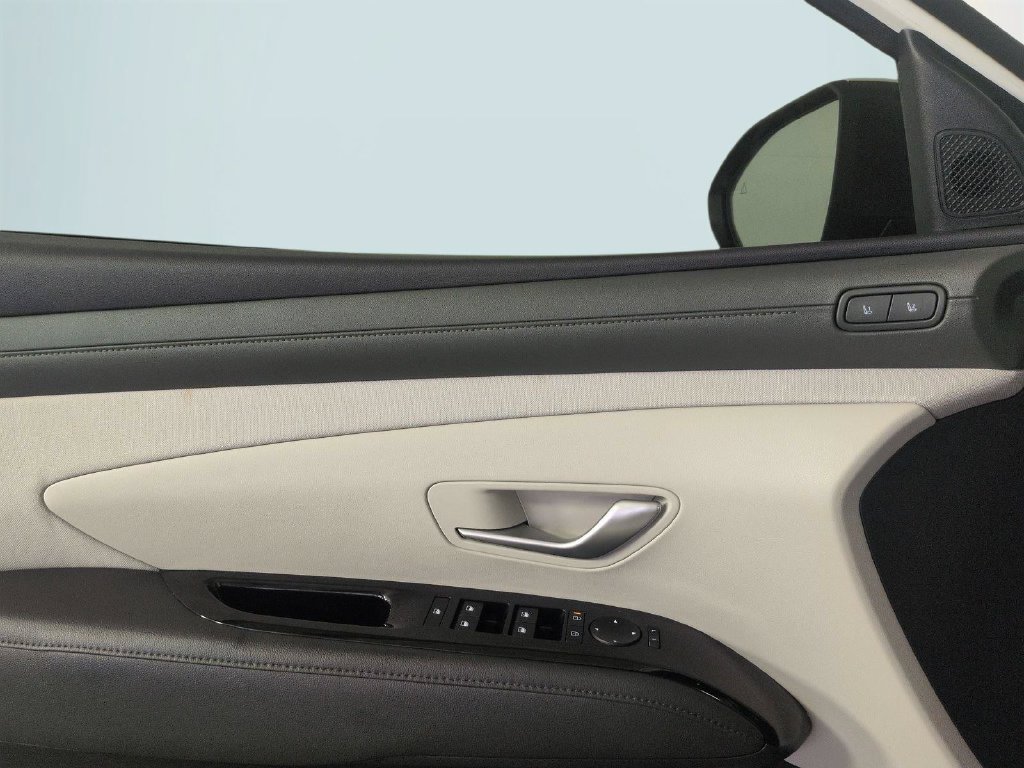 Used 2025 Hyundai Tucson Limited AWD/4WD image 26